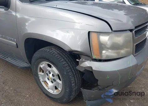 2008 Chevrolet Suburban 1500 Lt z USA, uszkodzony, nr VIN 1GNFK16328R163985